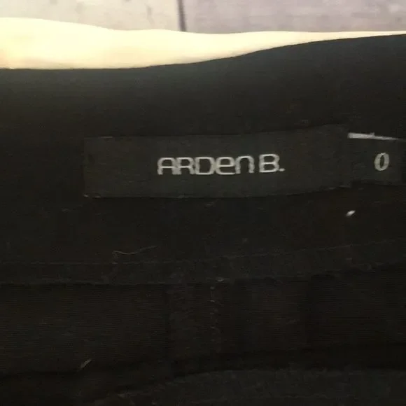 Arden B, Black Knee-Length Skirt w/White Stitching and Silk Ribbon Belt - Size 0 - Picture 10 of 11